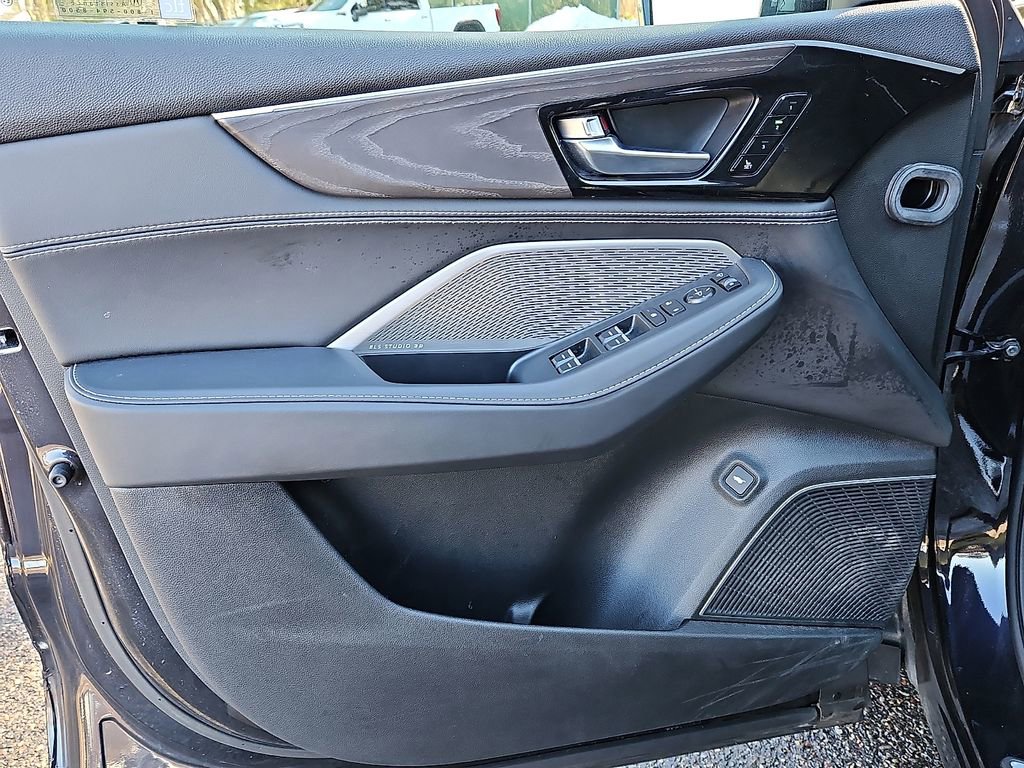 Used 2023 Acura MDX SH-AWD w/ Advance Package image 14