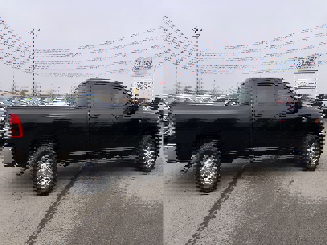 Used 2023 RAM 2500 Tradesman w/ Chrome Appearance Group image 6