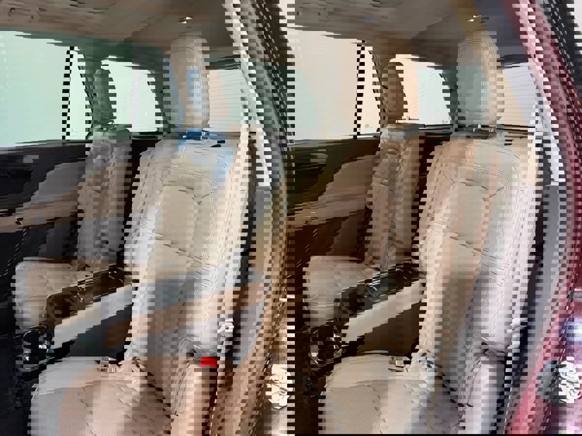 Used 2022 Lincoln Aviator Reserve w/ Equipment Group 201A image 25