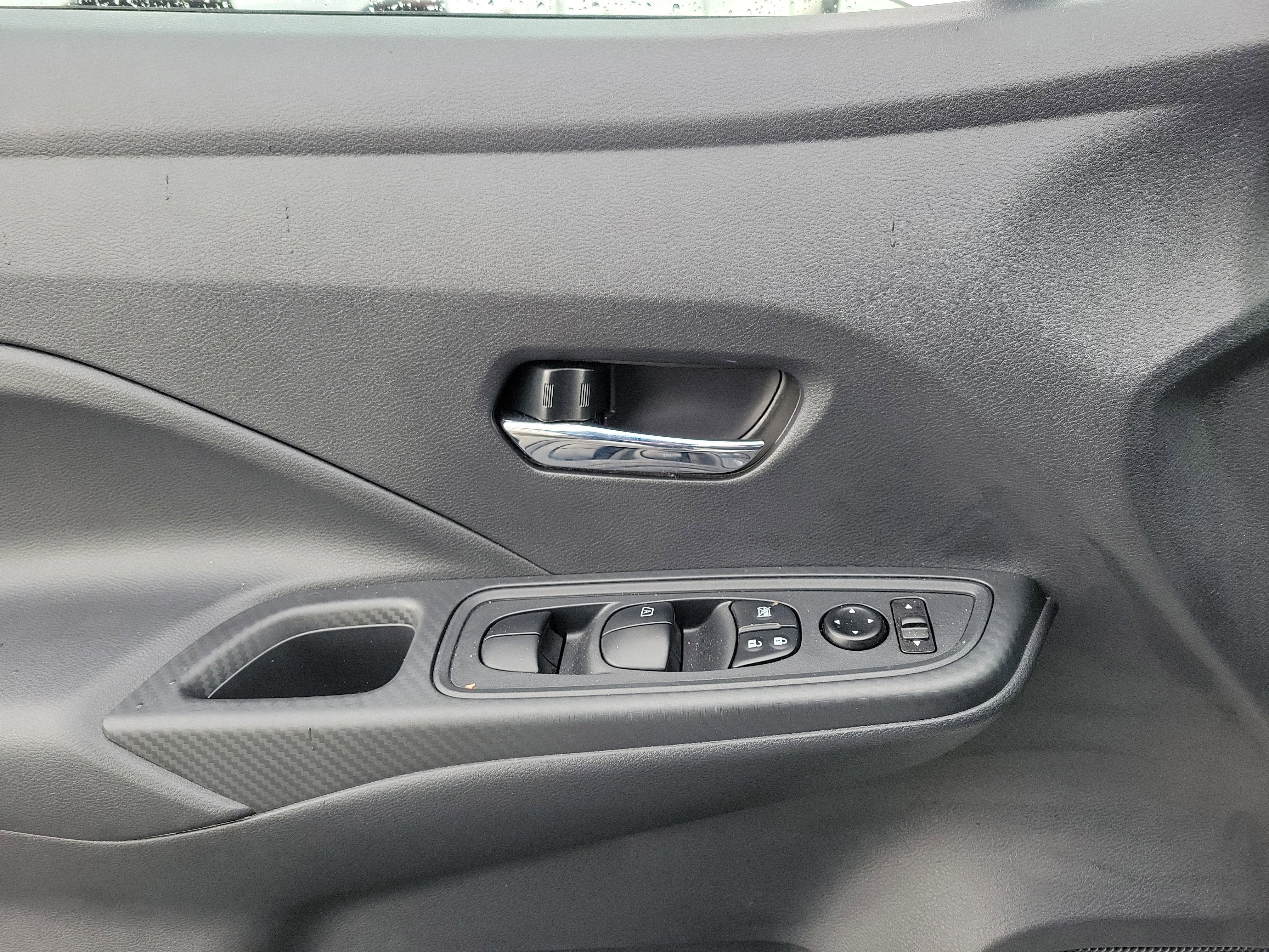 Certified 2025 Nissan Versa SV w/ Trunk Package image 17