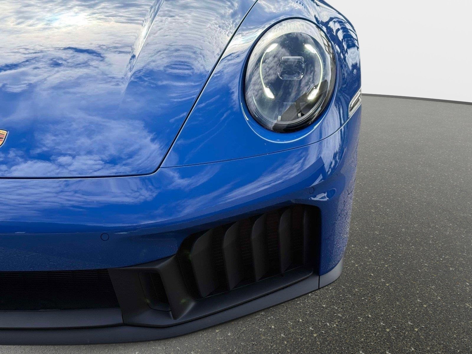 Used 2025 Porsche 911 Carrera GTS image 10