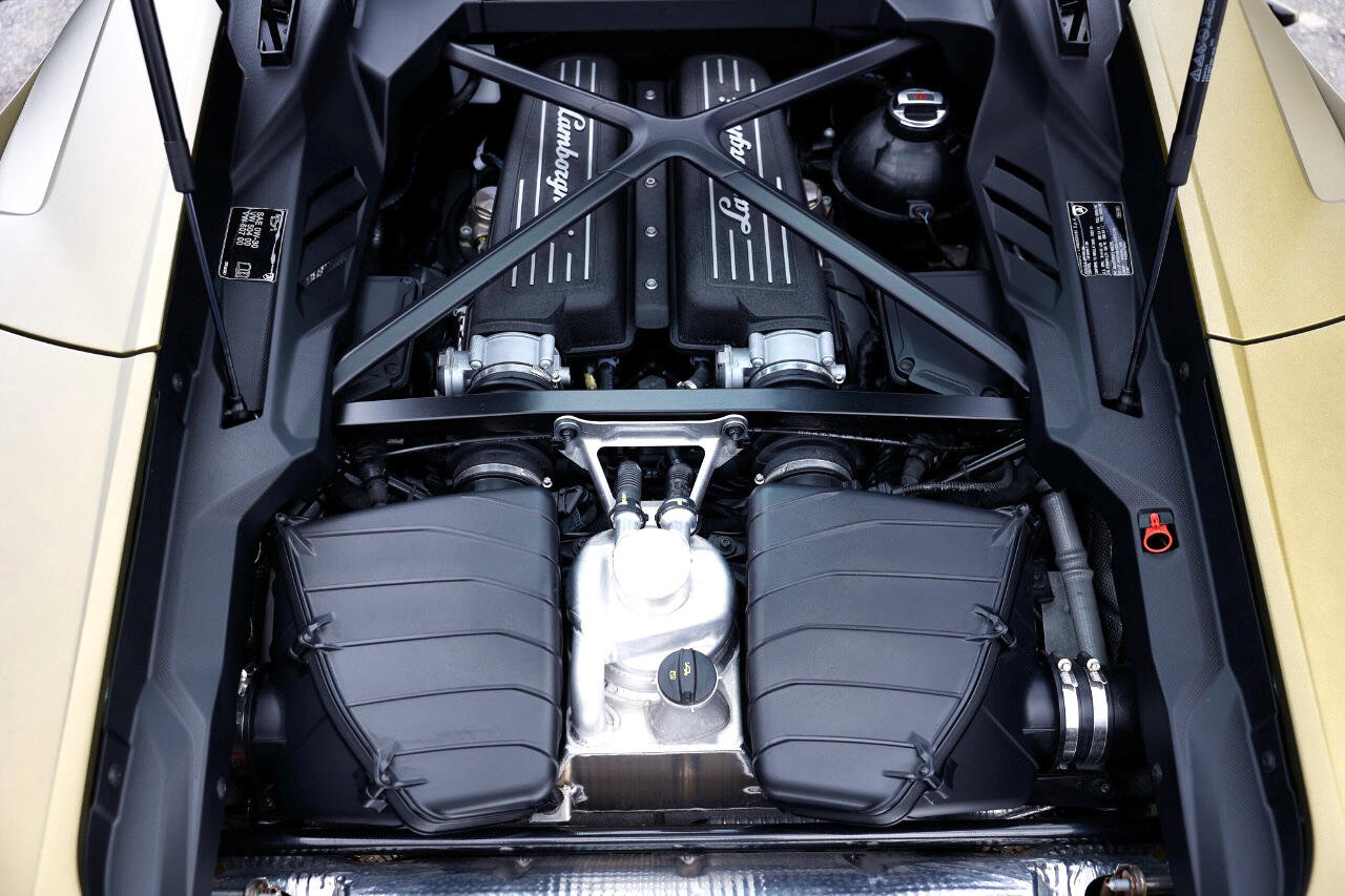 Used 2023 Lamborghini Huracan Tecnica image 10