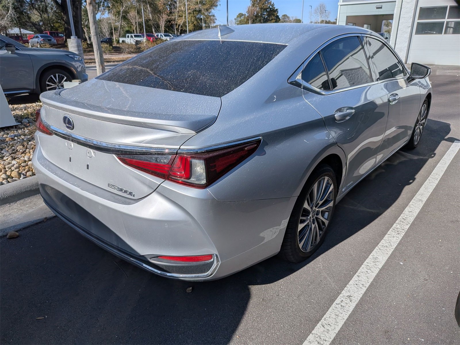 Used 2019 Lexus ES 300h 300h image 2