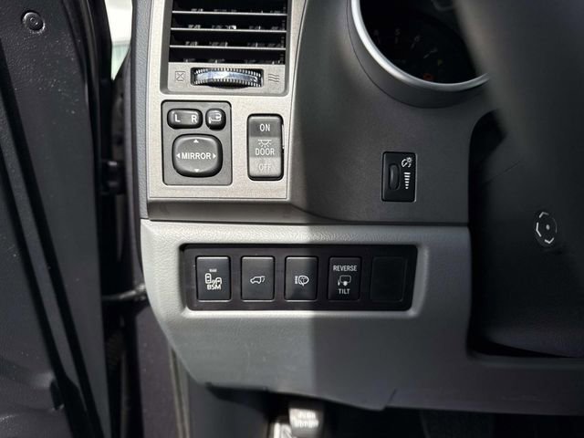 Used 2016 Toyota Sequoia Limited w/ Safety & Convenience Package image 33