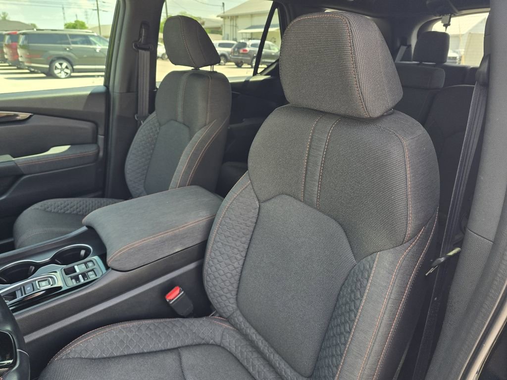 Used 2023 Honda Pilot Sport image 14