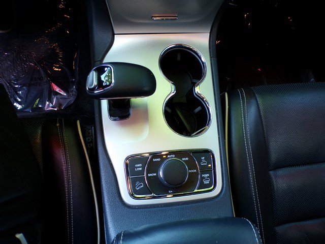 Used 2015 Jeep Grand Cherokee Overland AWD/4WD image 16