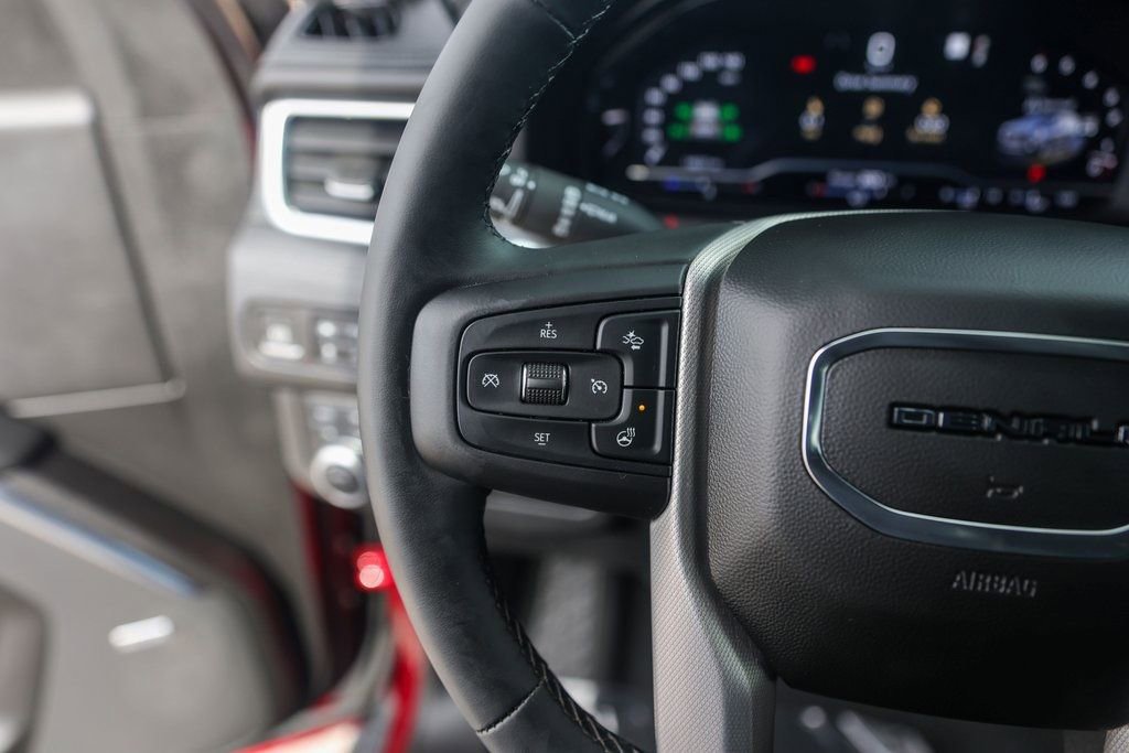 Used 2023 GMC Yukon Denali image 17