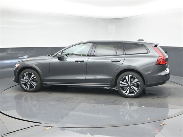 New 2026 Volvo V60 B5 Cross Country Plus w/ Protection Package Premier image 5