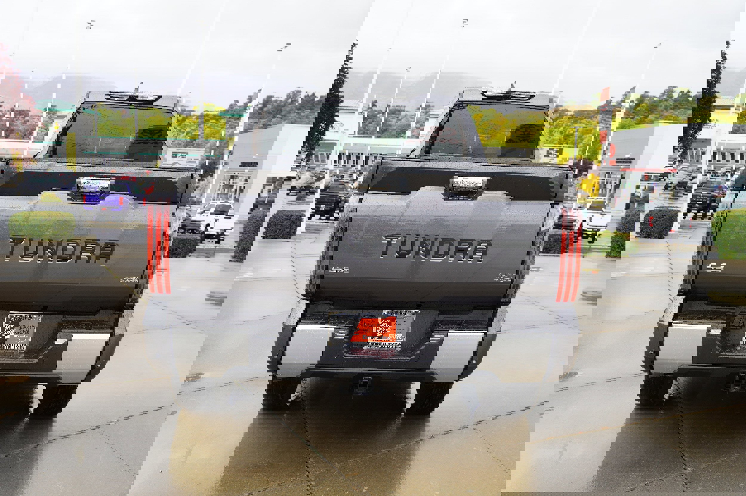 Used 2024 Toyota Tundra Limited image 7