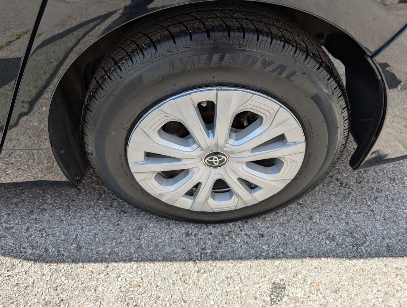 Used 2021 Toyota Prius LE FWD image 26