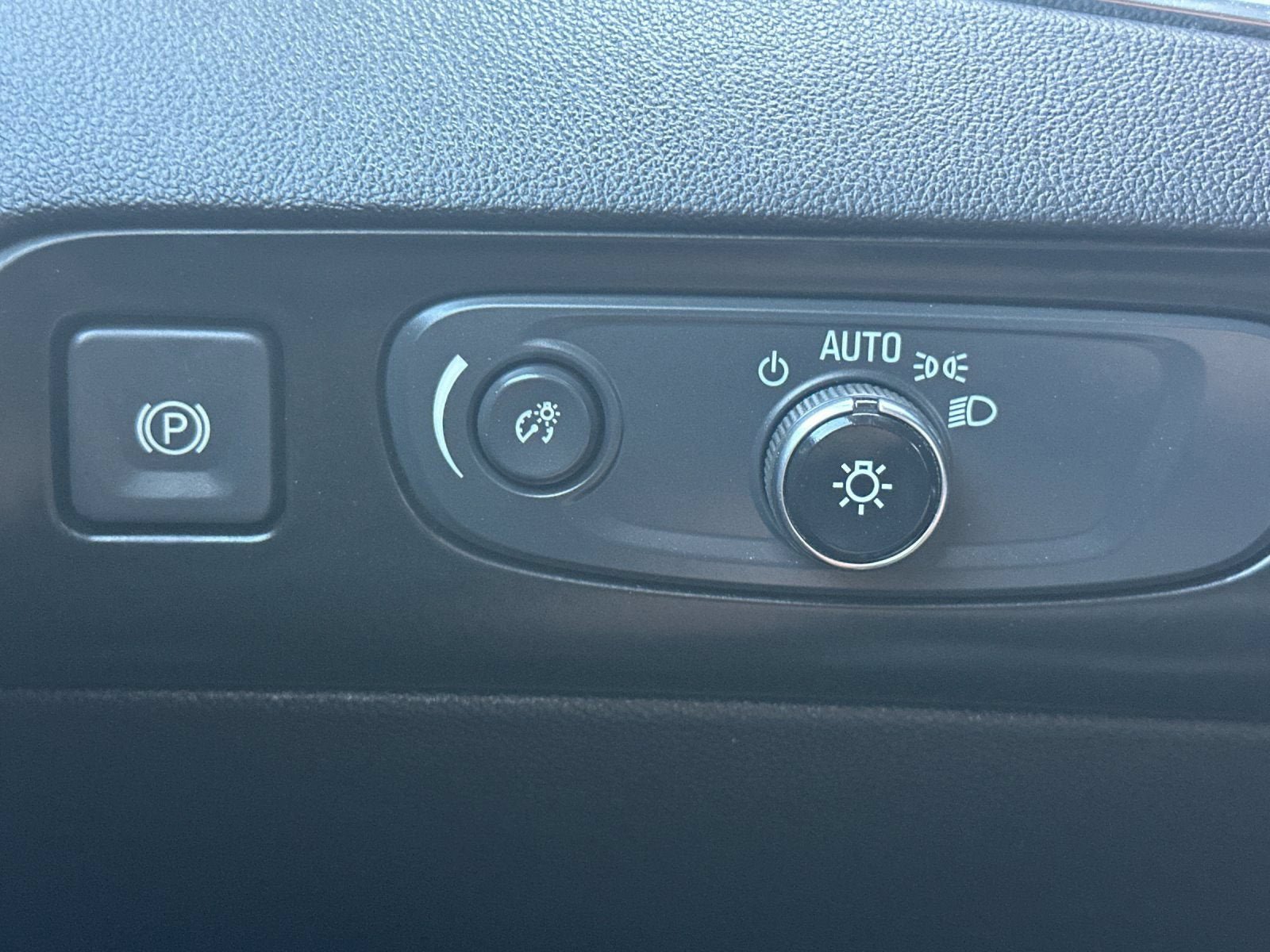 Used 2021 Buick Enclave Avenir w/ Avenir Technology Package AWD/4WD image 33
