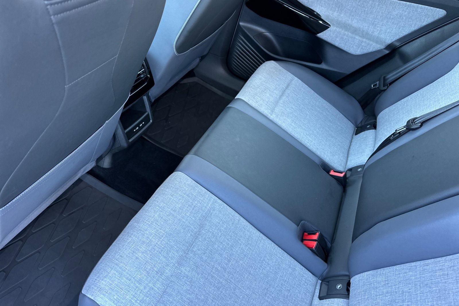 Used 2024 Volkswagen ID.4 2WD image 12