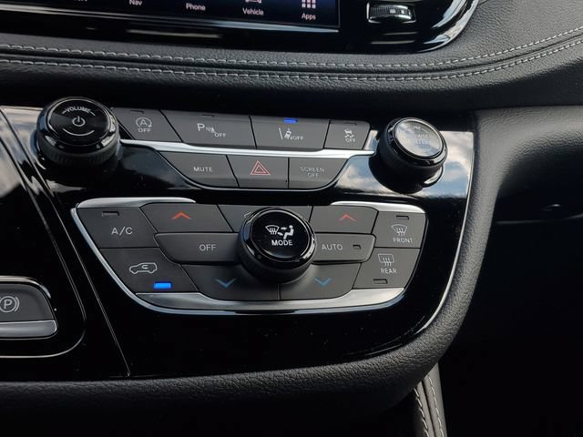 New 2027 Chrysler Pacifica Limited AWD/4WD image 30