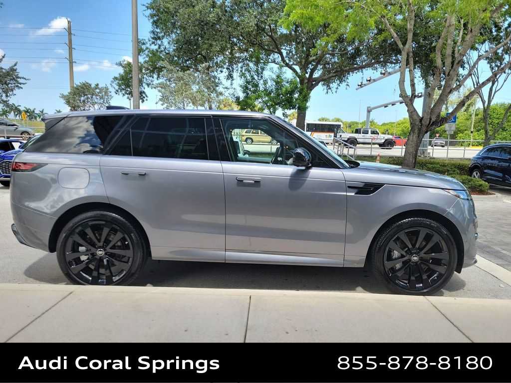 Used 2025 Land Rover Range Rover Sport Dynamic SE AWD/4WD image 9