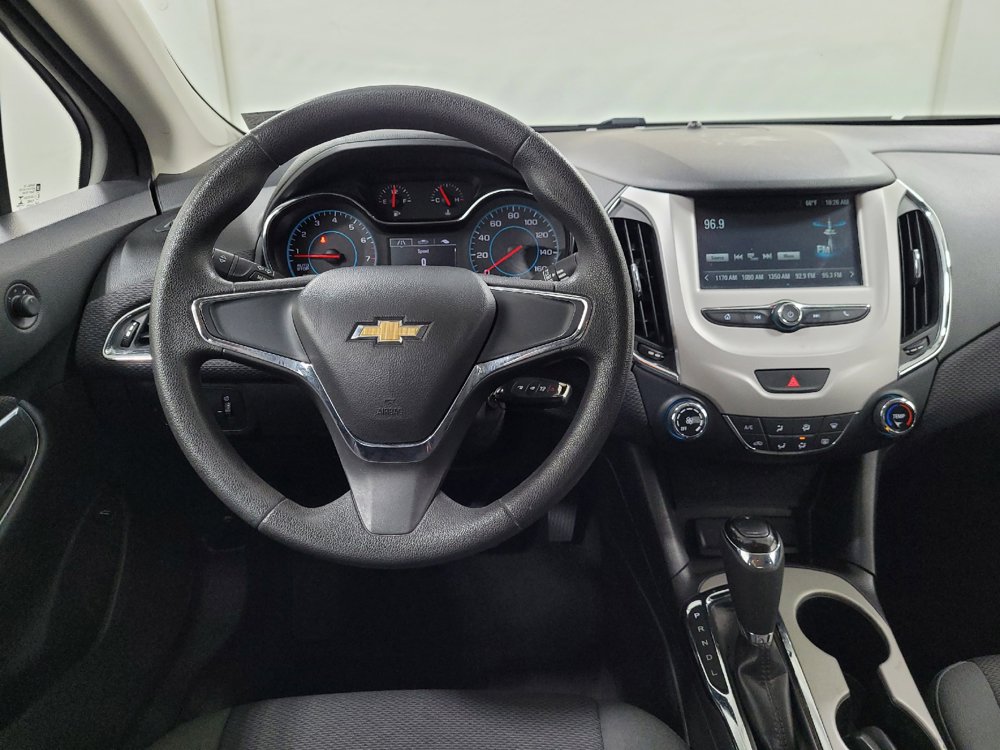 Used 2017 Chevrolet Cruze LS FWD image 22