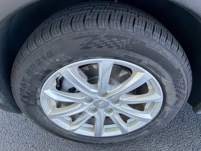 Used 2023 Cadillac XT4 Luxury w/ Cold Weather Package FWD image 11