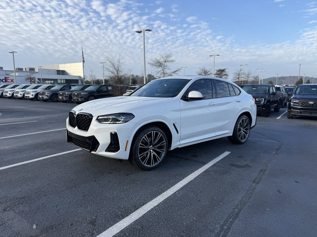 Used 2023 BMW X4 xDrive30i w/ M Sport Package image 3
