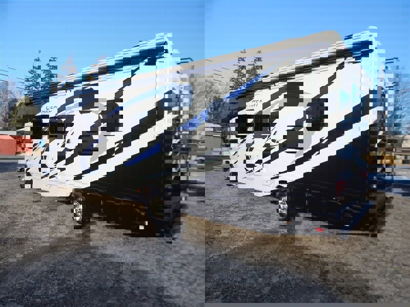 Used 2022 Ford E-450 and Econoline 450 Super Duty w/ Motorhome Prep Package image 2