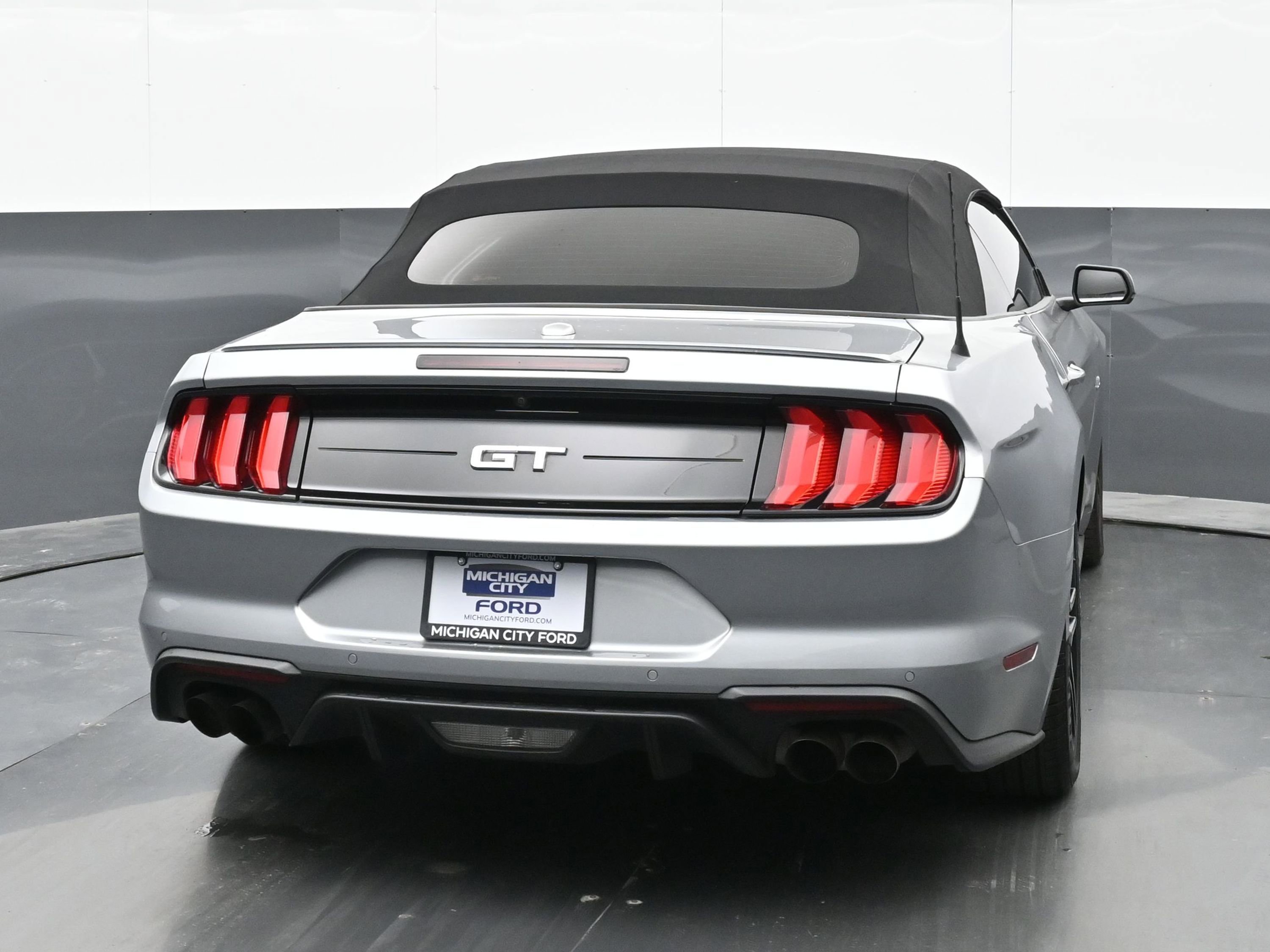 Used 2022 Ford Mustang GT Premium w/ Equipment Group 401A RWD image 3