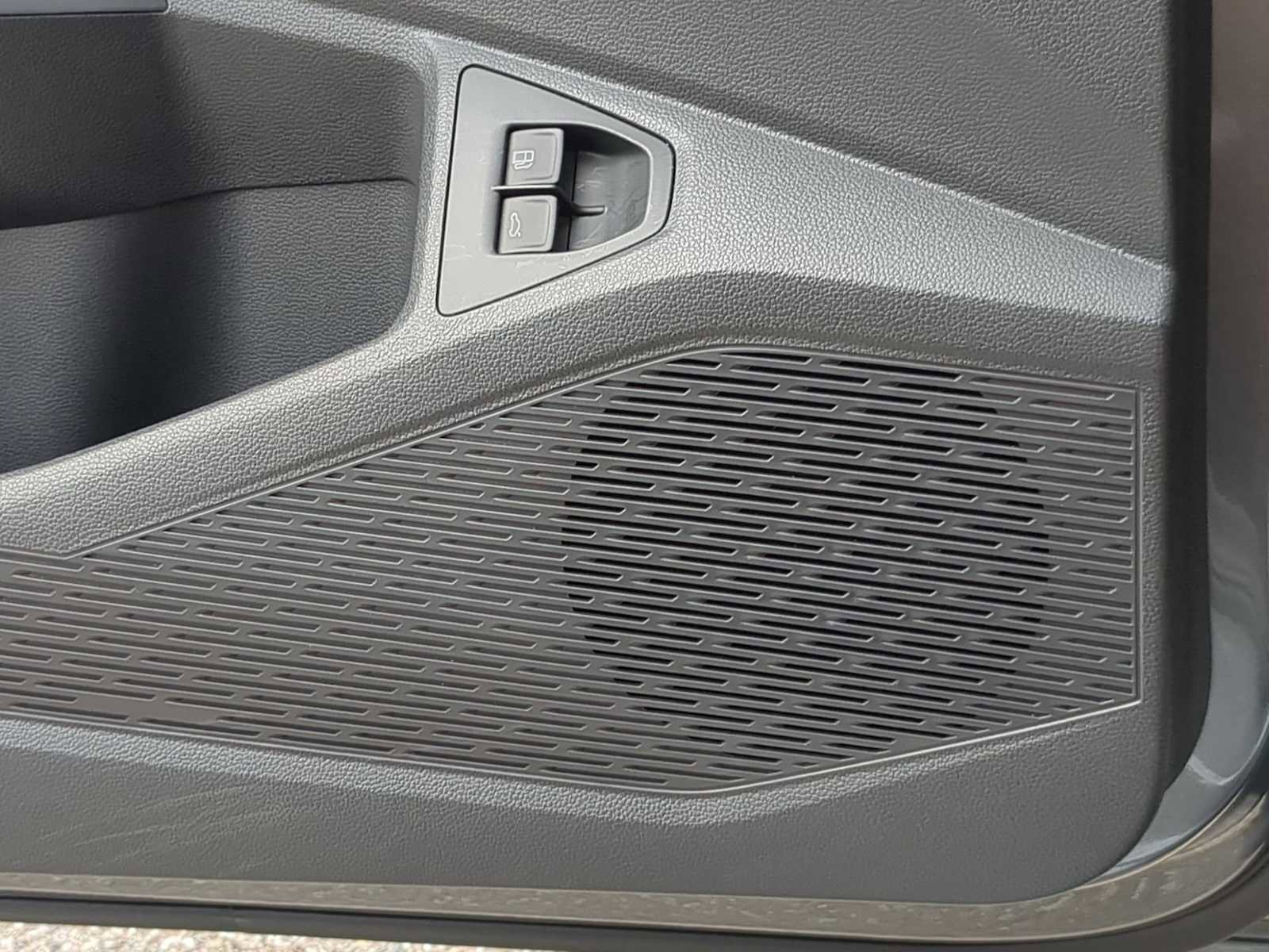 Used 2024 Volkswagen Jetta SEL image 32