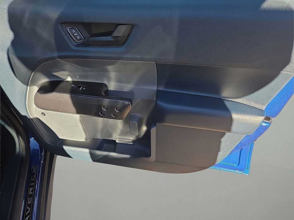 Used 2024 Ford Maverick Lariat w/ Black Appearance Package image 15