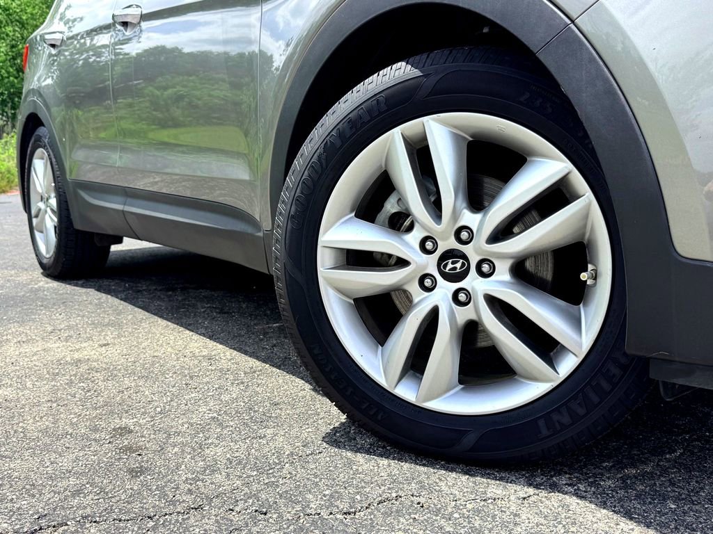 Used 2016 Hyundai Santa Fe Sport 2.0T w/ Option Group 05 FWD image 3
