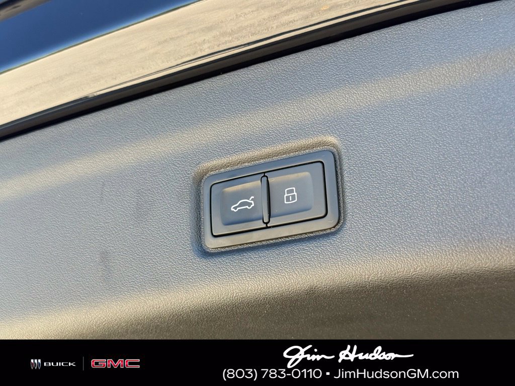 Used 2025 Audi SQ6 e-tron Prestige AWD/4WD image 19