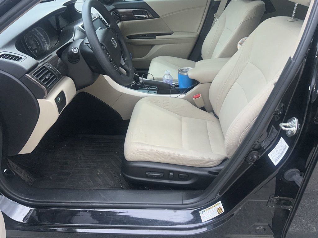 Used 2016 Honda Accord EX image 9