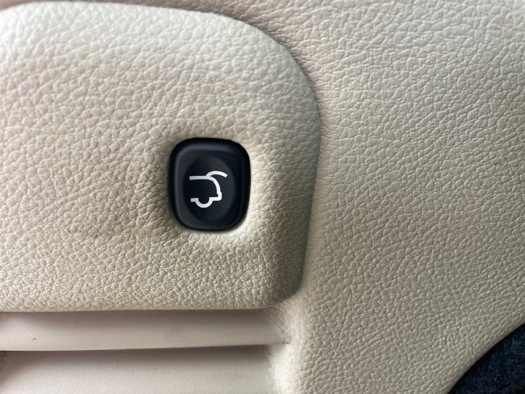 Used 2020 Jeep Grand Cherokee Limited AWD/4WD image 34