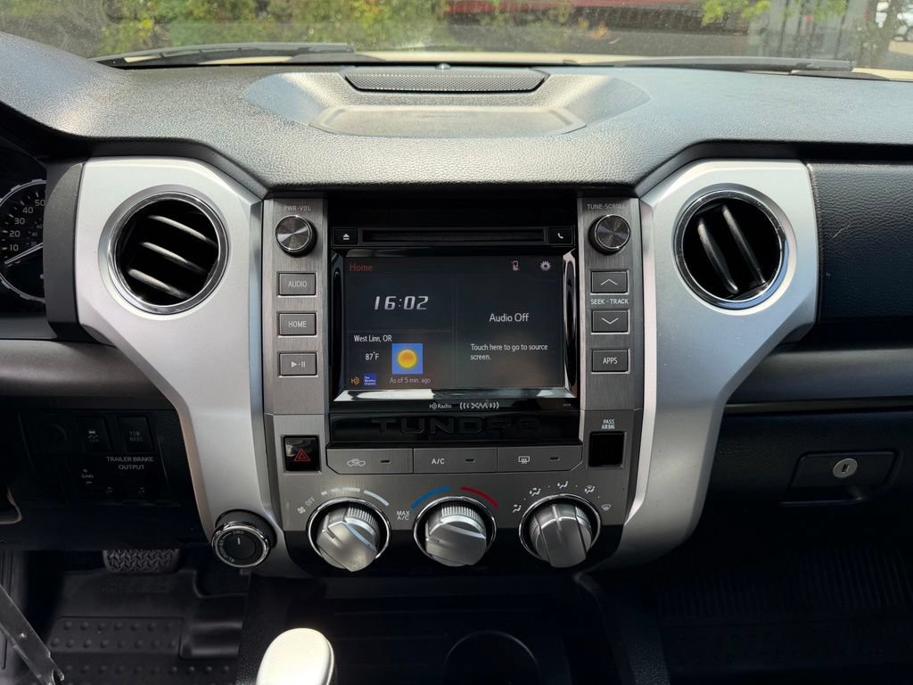 Used 2019 Toyota Tundra SR5 w/ SR5 Upgrade Package AWD/4WD image 21
