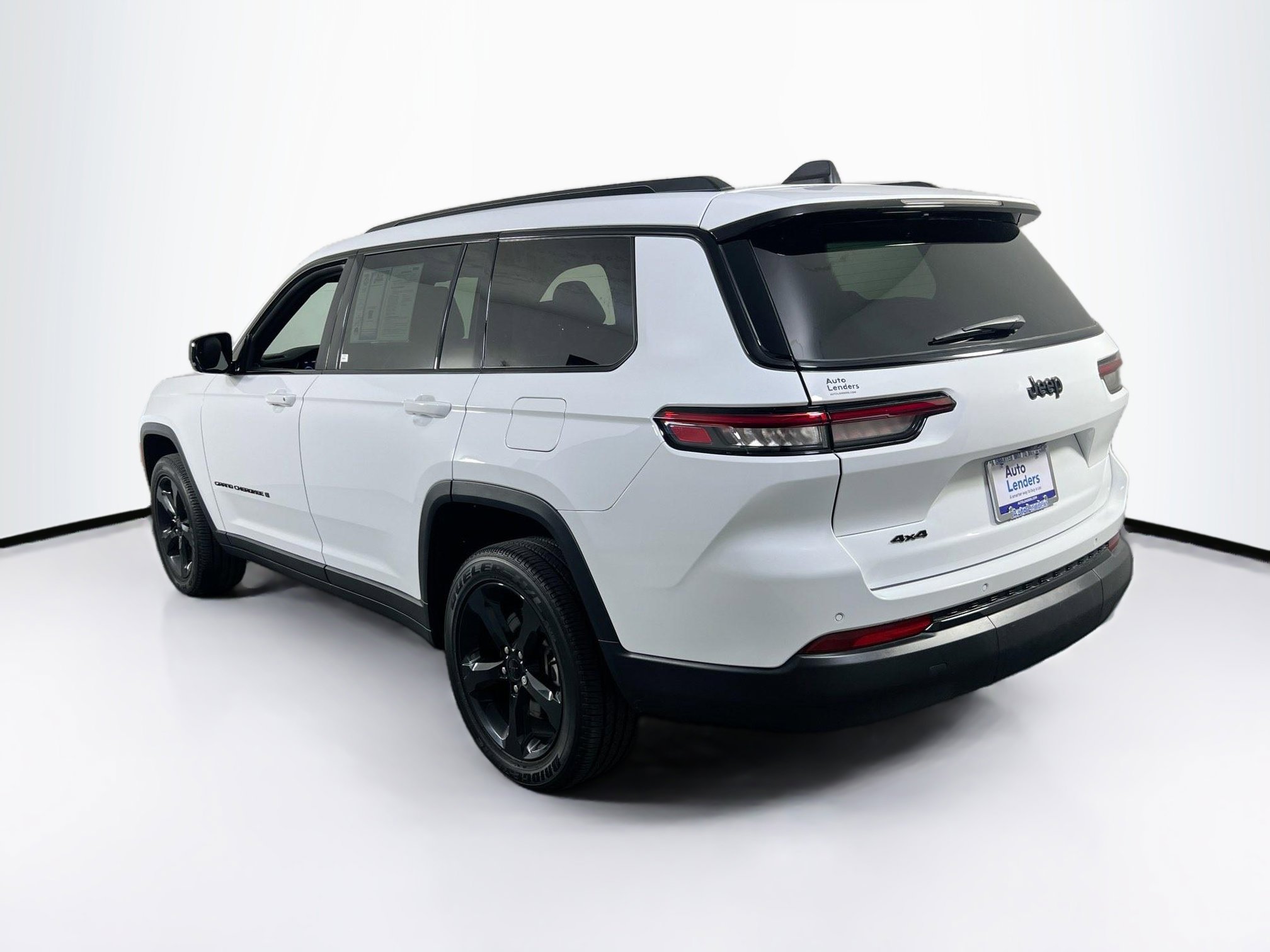 Used 2023 Jeep Grand Cherokee L Laredo image 7