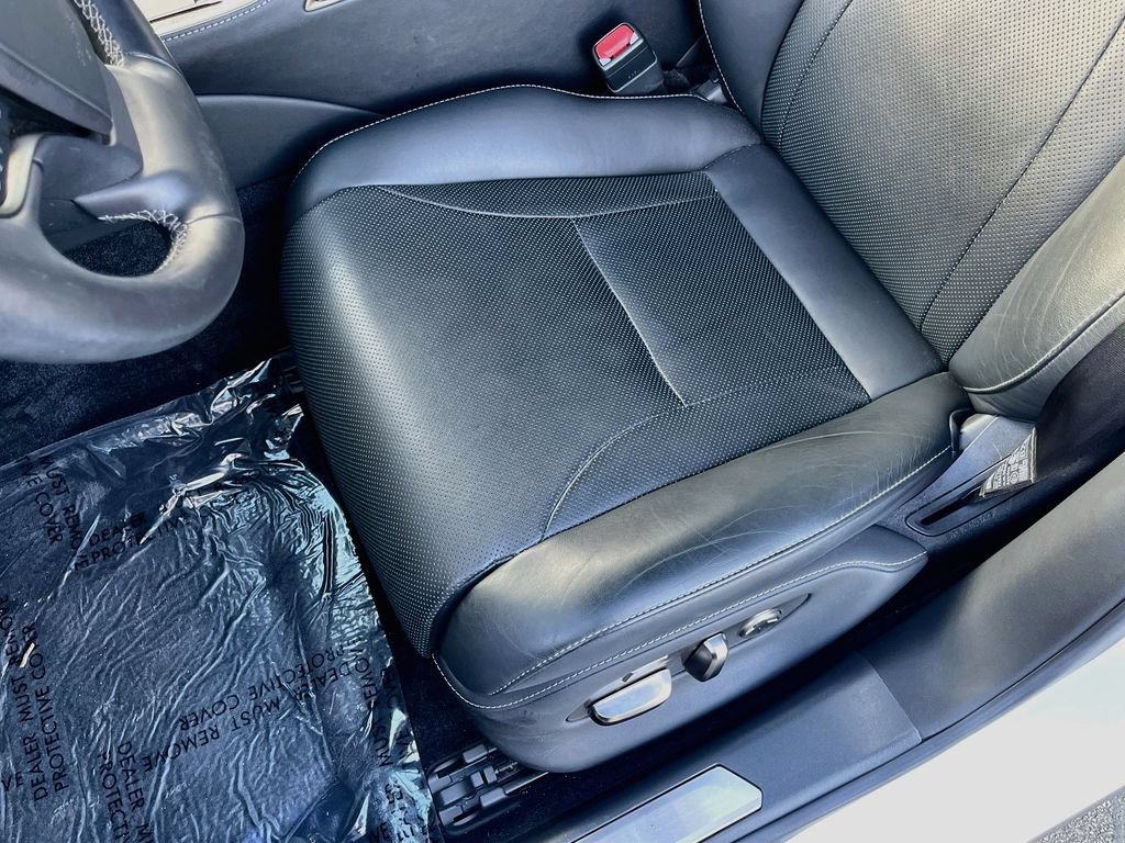Used 2022 Lexus LS 500 w/ Accessory Package (Z2) RWD image 19