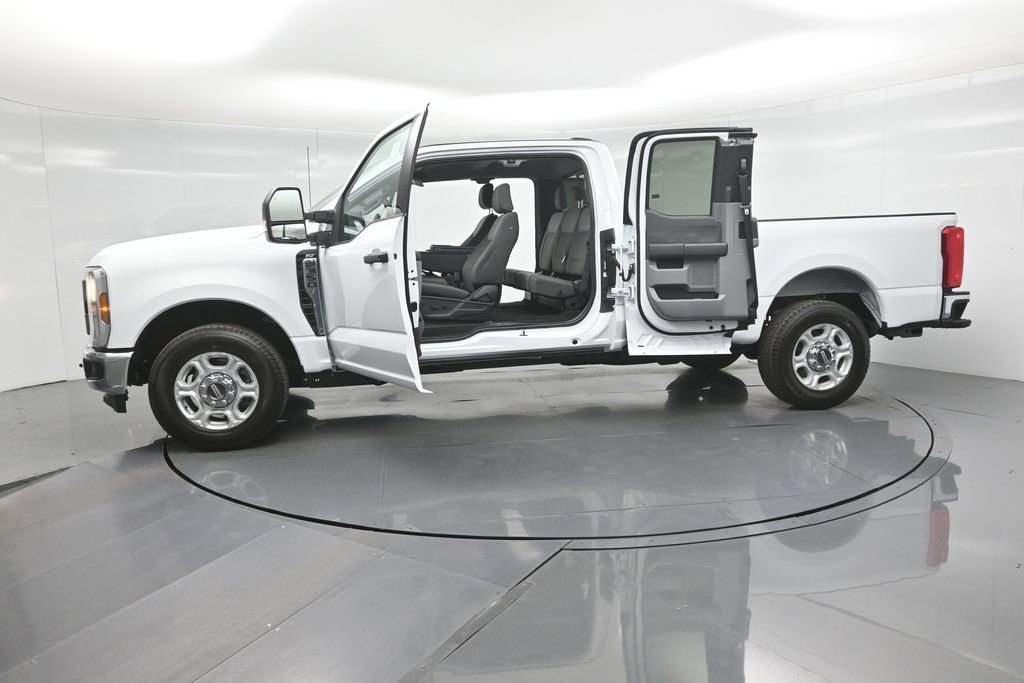 New 2026 Ford F350 XLT RWD image 32