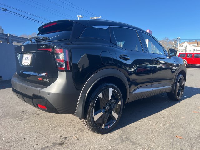 New 2026 Nissan Kicks SR w/ SR Premium Package AWD/4WD image 5