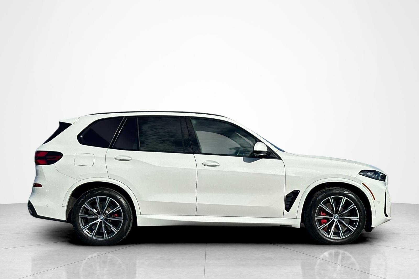 Used 2024 BMW X5 xDrive50e w/ M Sport Package AWD/4WD image 6