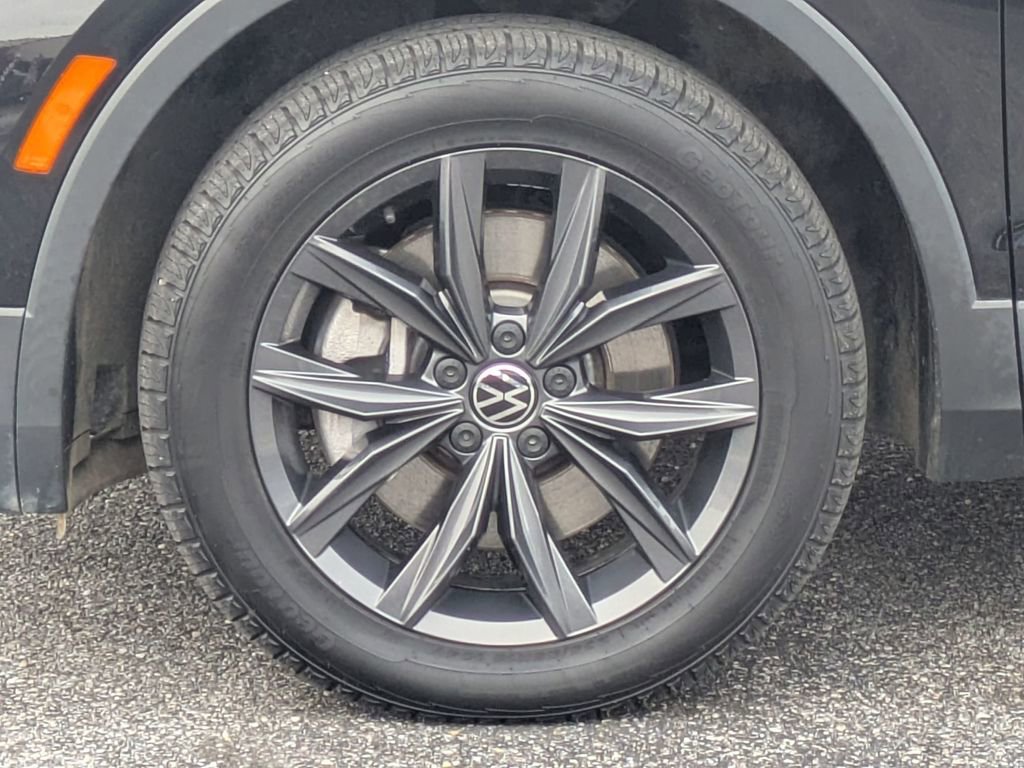 Used 2022 Volkswagen Tiguan SE image 11