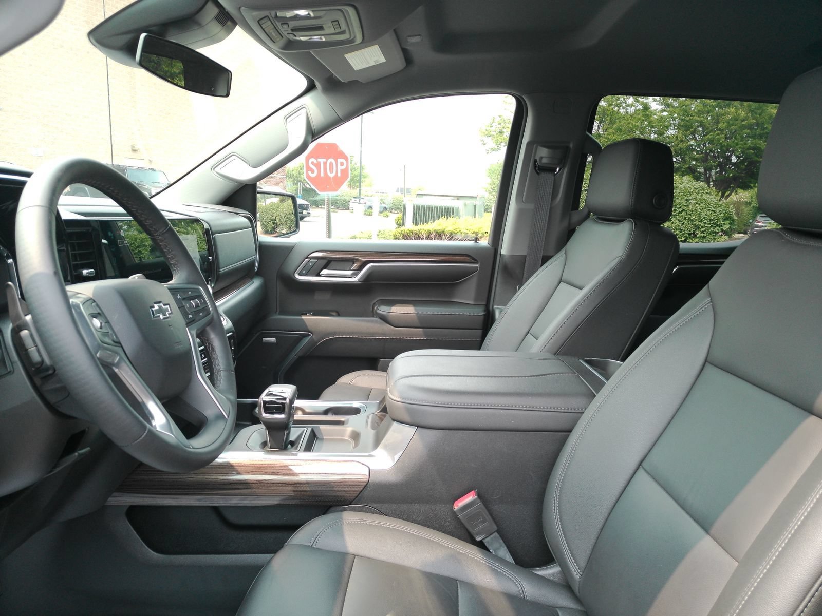 Certified 2024 Chevrolet Silverado 1500 RST w/ Convenience Package II AWD/4WD image 10