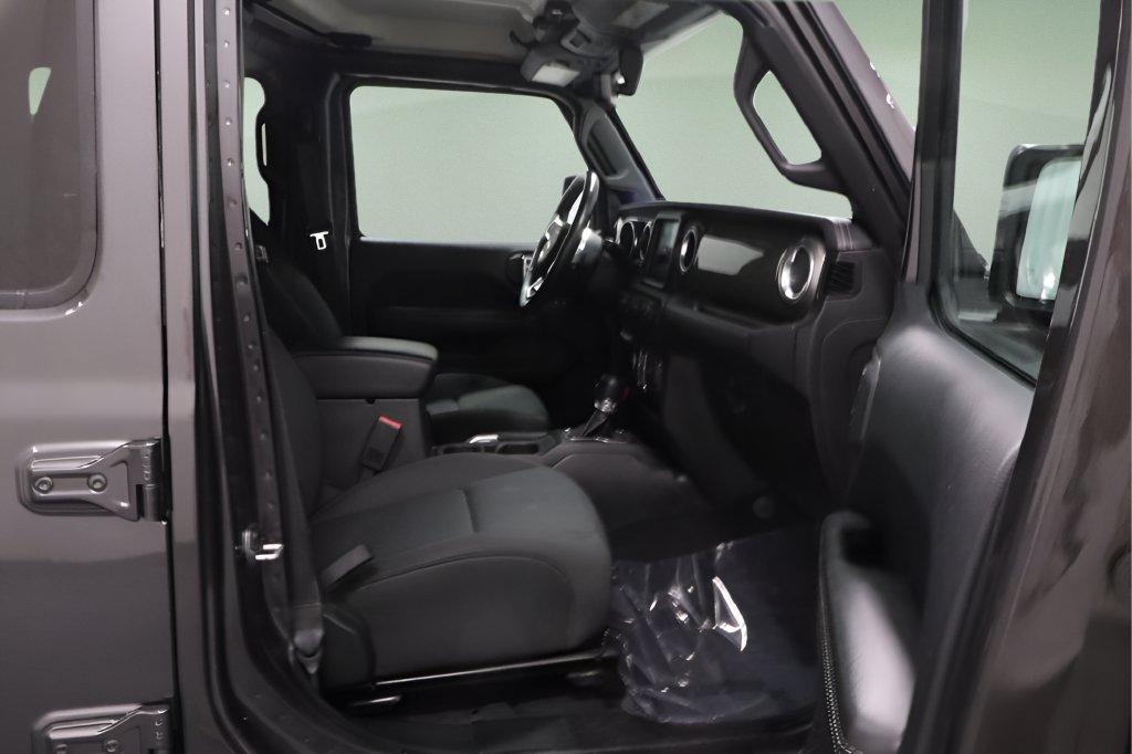 Certified 2018 Jeep Wrangler Unlimited Sahara AWD/4WD image 16