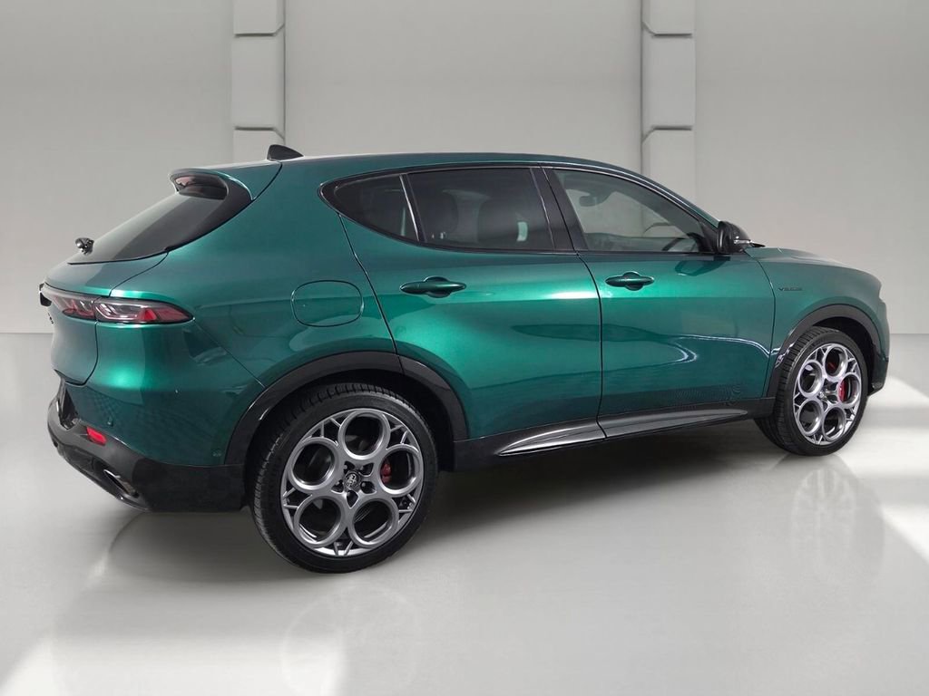 Used 2024 Alfa Romeo Tonale Veloce AWD/4WD image 5