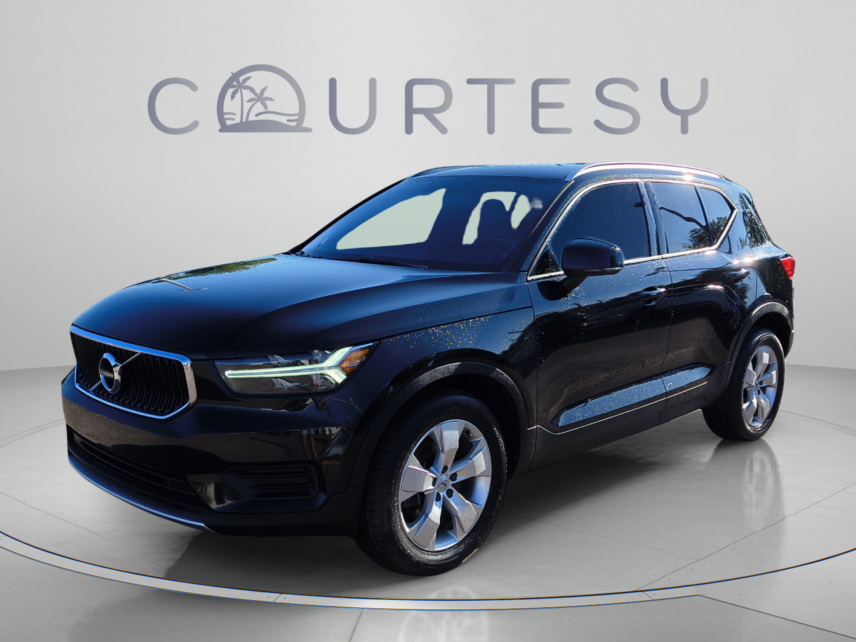 Used 2019 Volvo XC40 T4 Momentum