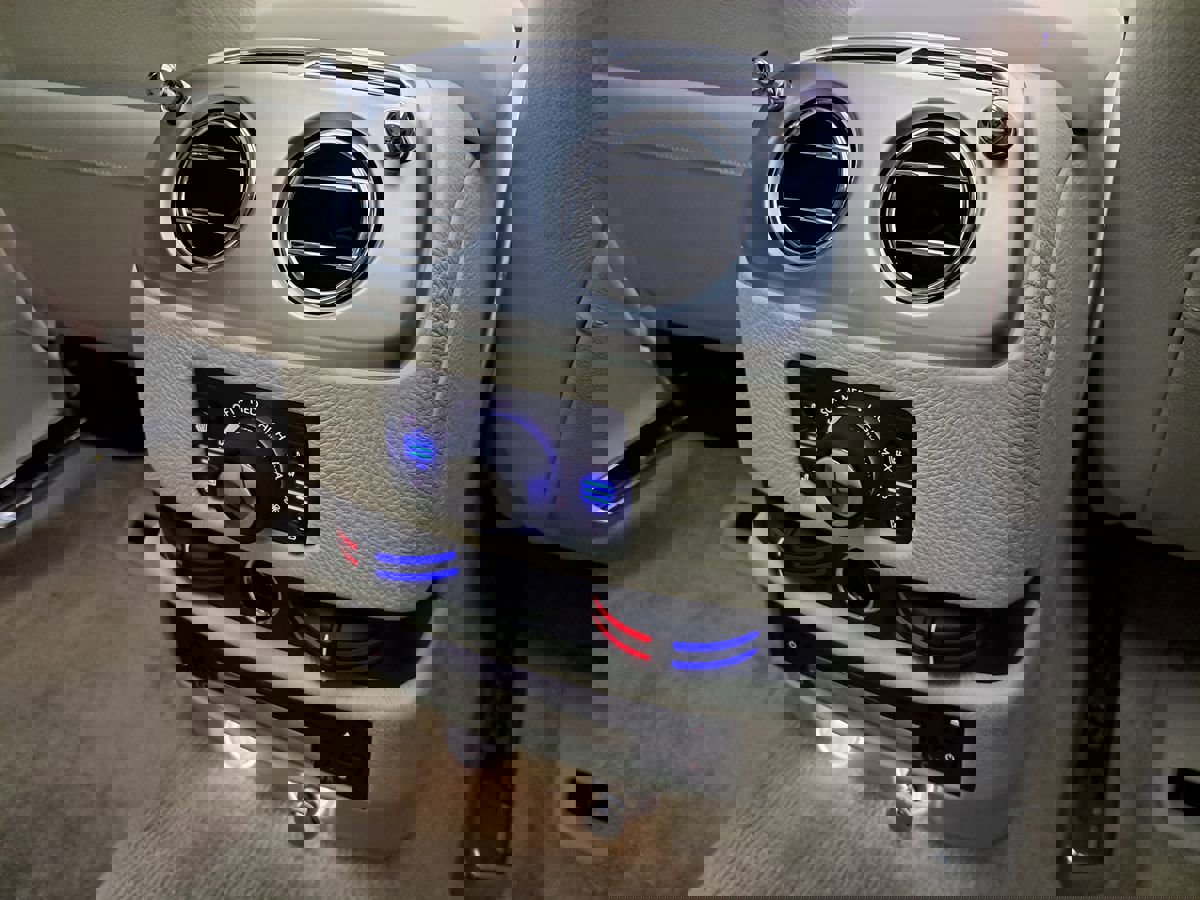 Used 2011 Rolls-Royce Ghost image 38