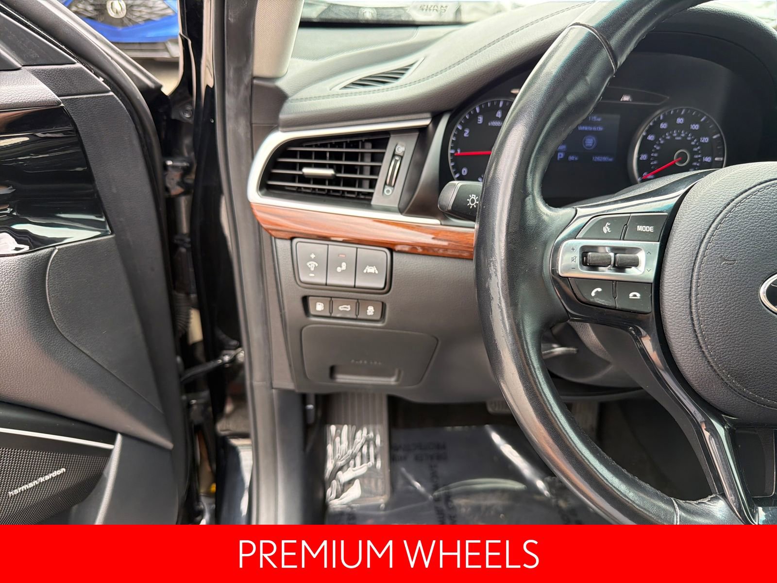 Used 2019 Kia Cadenza Technology image 15