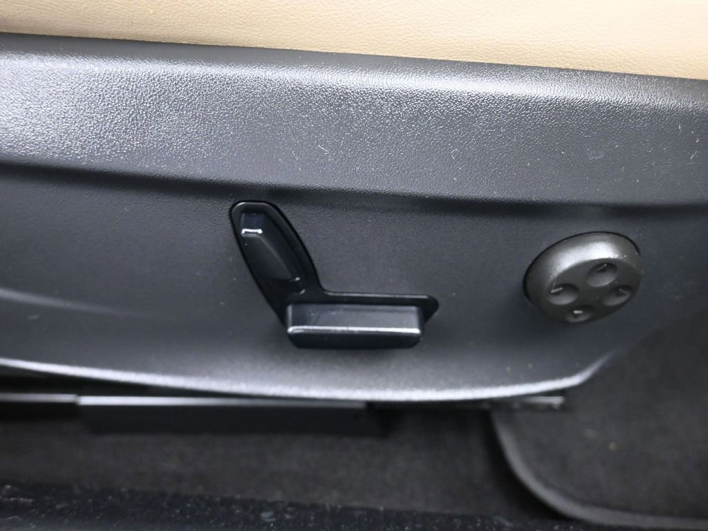 Used 2013 Tesla Model S Performance image 36