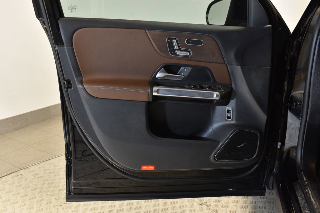 Used 2023 Mercedes-Benz GLB 35 AMG 4MATIC image 14