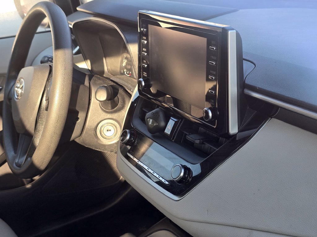 Used 2020 Toyota Corolla LE FWD image 16