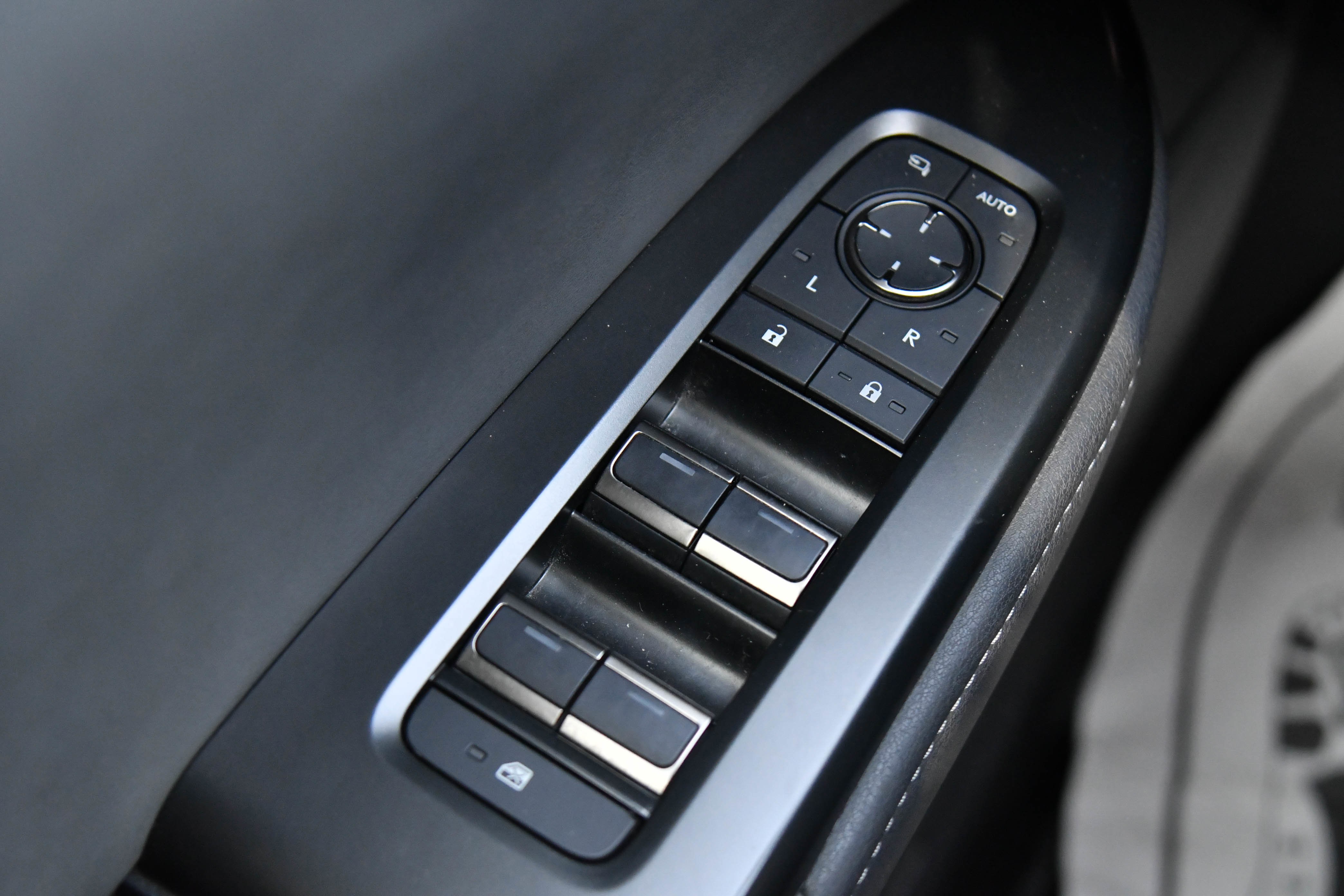 Used 2023 Lexus RZ 450e Premium w/ Accessory Package (Z1) AWD/4WD image 43