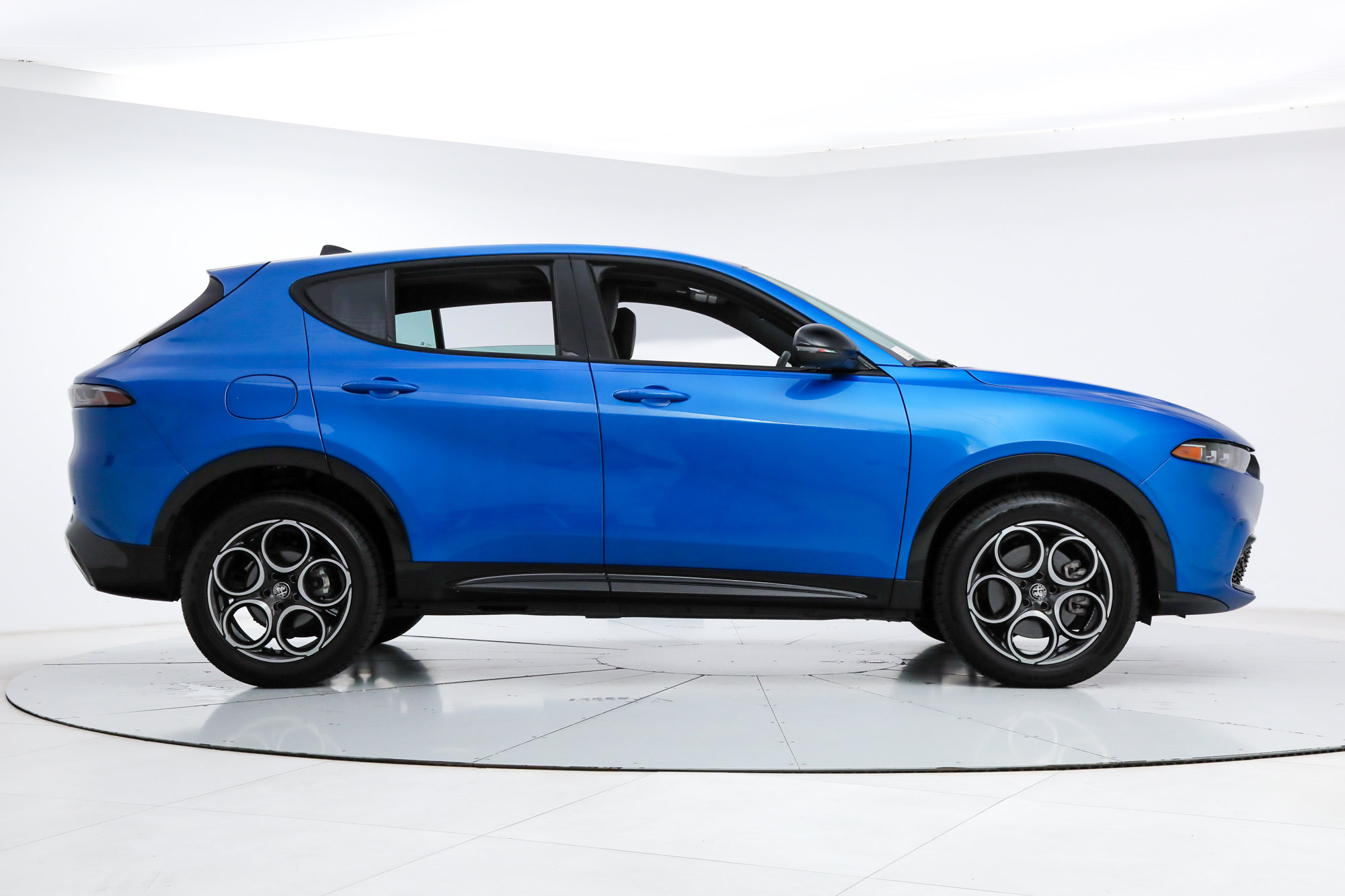 New 2025 Alfa Romeo Tonale w/ Premium Package AWD/4WD image 6