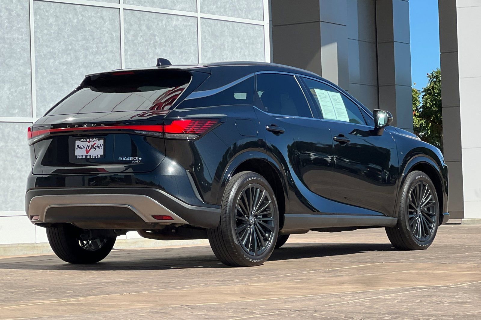Used 2024 Lexus RX 450h AWD w/ Luxury Package image 4