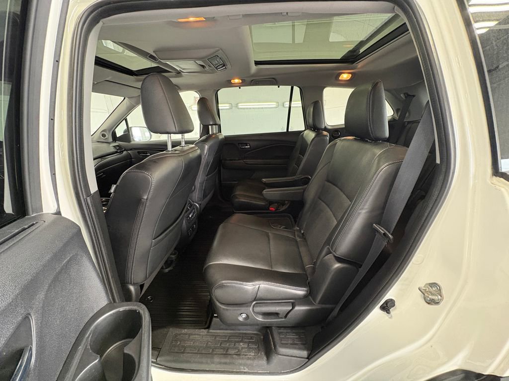 Used 2018 Honda Pilot Touring image 24