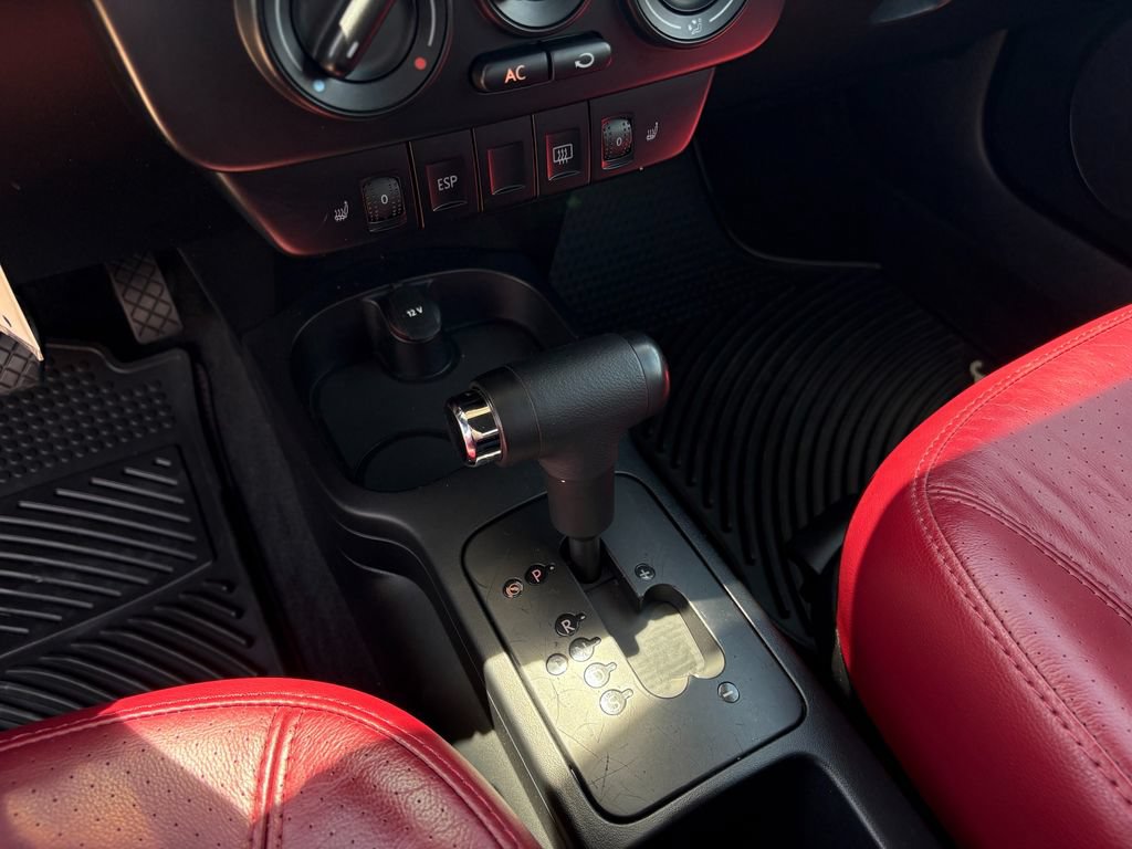 Used 2009 Volkswagen Beetle Blush FWD image 16